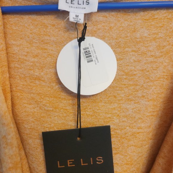 NWT Lelis Crop Hoodie - size Medium - Picture 2 of 4